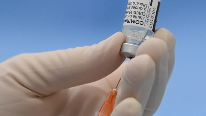 Унгария първа в ЕС стартира ваксинация срещу COVID-19 на тийнейджъри