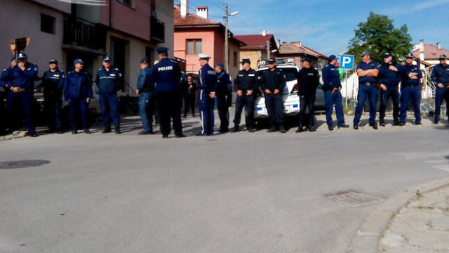 Напрежение пред съда в Разлог, гледат мярката на задържаните за побоя между българи и роми