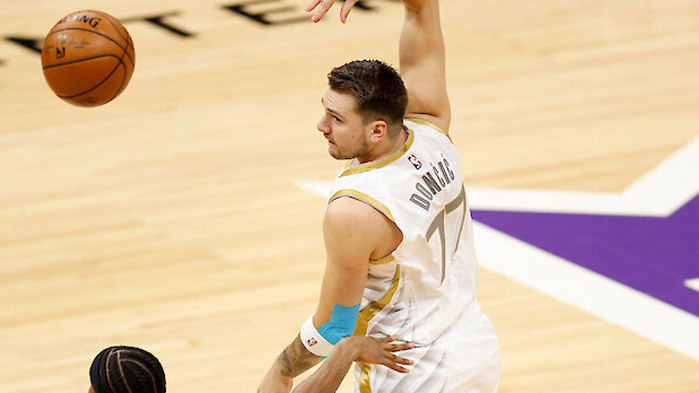 Отборът на Далас Маверикс се класира за плейофите в НБА,