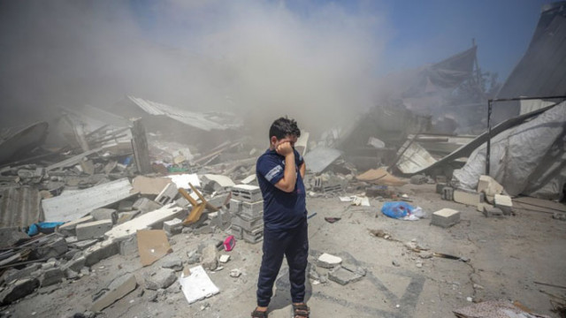 Израелски самолети подновиха въздушните удари над Ивицата Газа рано в