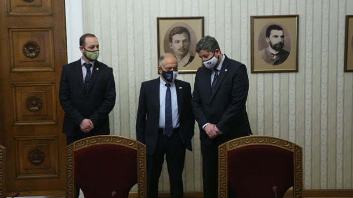 Атанасов: До вчера бяхме премиерска република, днес сме президентска…