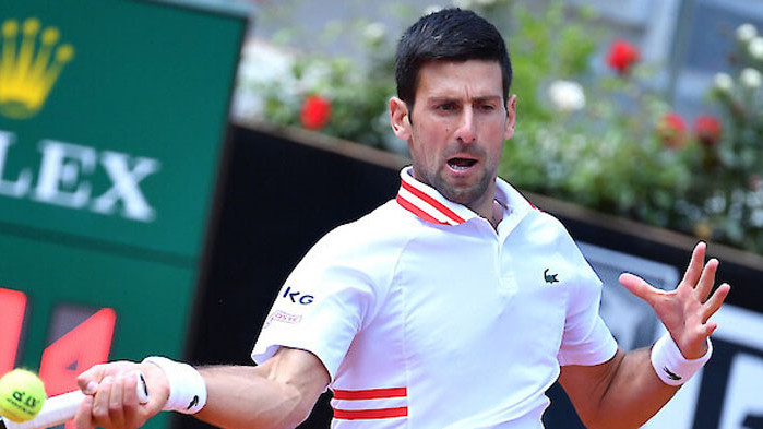 Джокович надви Циципас след здрава битка в Рим