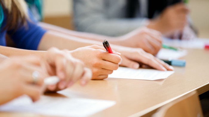 Карантинираните зрелостници - на матура без PCR тест