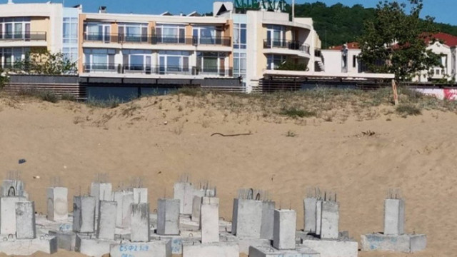 До дни експерти от община Созопол ще кажат дали „бетонните пети“ на „Смокиня“ отговарят на закона