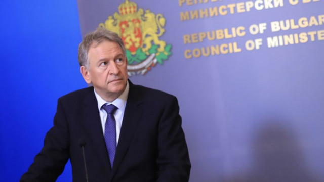 Служебният министър на здравеопазването д р Стойчо Кацаров издаде нова заповед