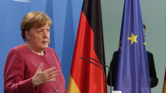 Ангела Меркел предупреждава, че расовата омраза е в разрез с Конституцията