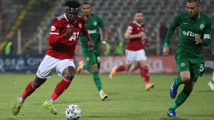 Базел преговаря с ЦСКА за Кайседо