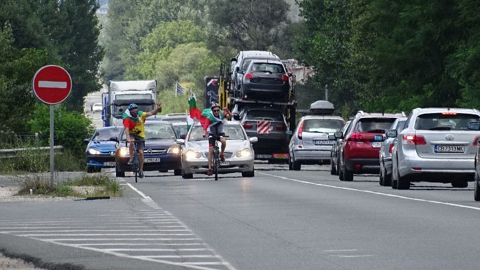 91 240 превозни средства са излезли от София на 21