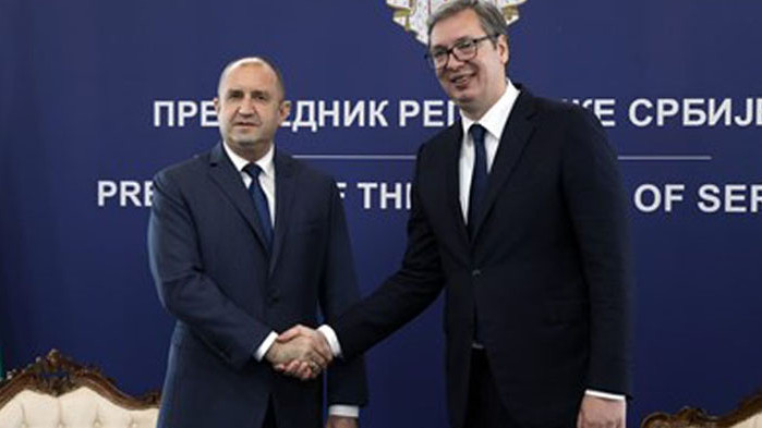 Започна срещата на четири очи между президентите на България и