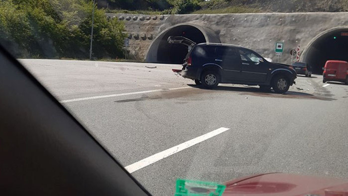 "Ферари" се размаза след сблъсък с джип на АМ "Струма"