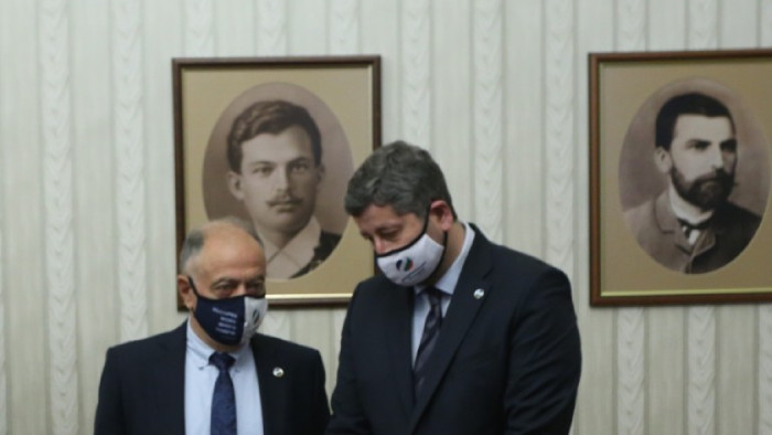 Атанас Атанасов категоричен: Не е бил в БКП и ДС, влязъл „Право“ с изпити по История и БЕЛ