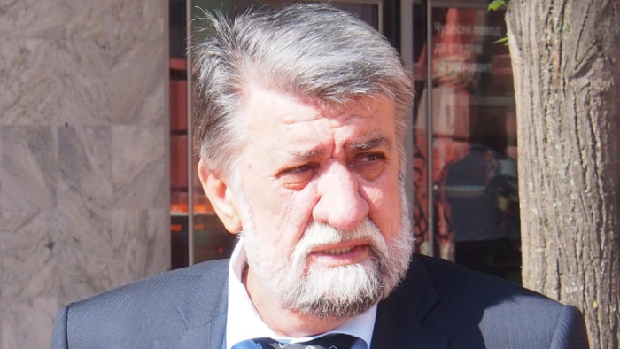 Скулпторът Вежди Рашидов, който пострада при катастрофа, вече е изписан от Университетската