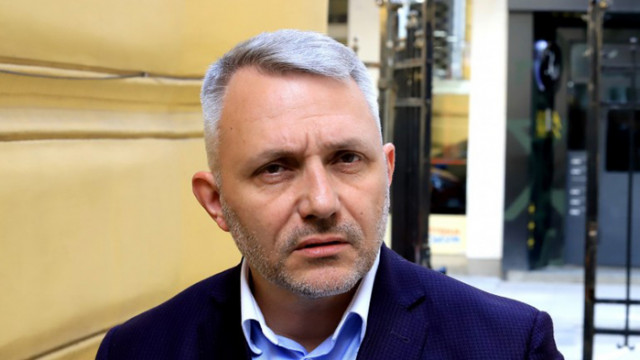 Тази коалиция освен като орел рак и щука работила като