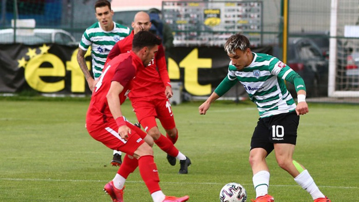 Левски се огледа в Илиев-младши