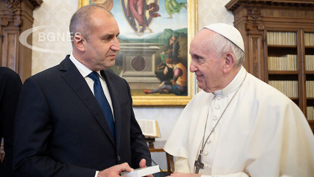 Папата обеща на Радев подкрепа ръкописът на Петър Богдан да