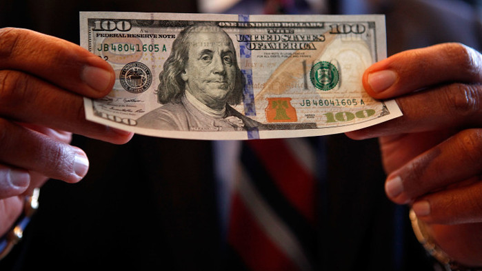 В хода на валутната търговия в петък американският долар укрепва