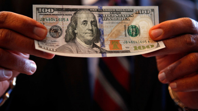 В хода на валутната търговия в петък американският долар укрепва