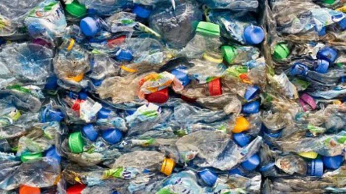 Пластмасов боклук: Докъде можем да стигнем по път, застлан с изхвърлени бутилки