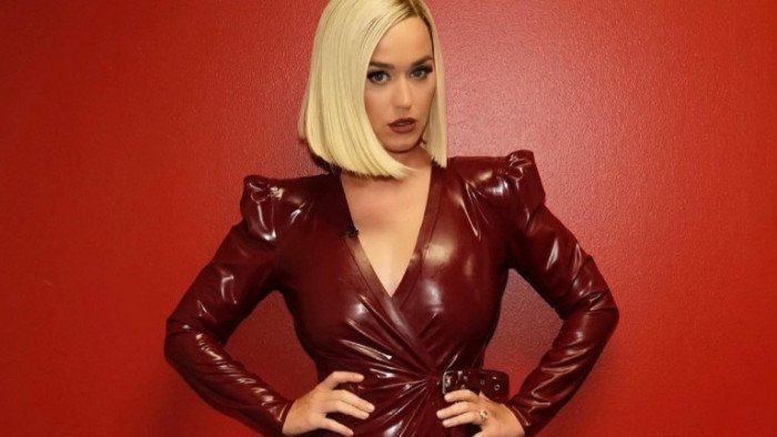 Винаги сме се чудели какво правят звездите с тоновете си