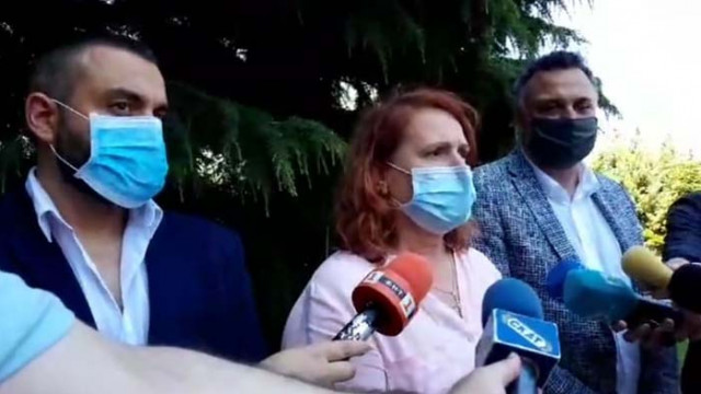 Установени са всички контактни лица на служителя на Община Варна