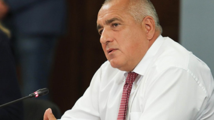 Радиомълчанието ме кара да смятам, че се готви нова грандиозна