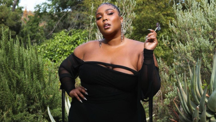 Лизо е от звездите, които не се срамуват да показват