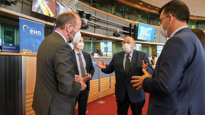 Евродепутати питали Александър Йорданов: Рашков все още ли е вицепремиер и министър?