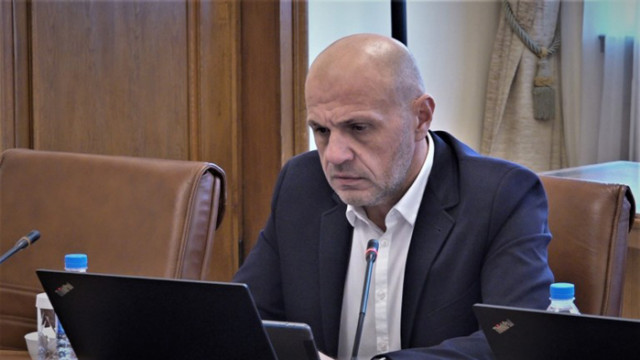 Заместник председателят на ГЕРБ Томислав Дончев заяви че не обича критикарството на дребно