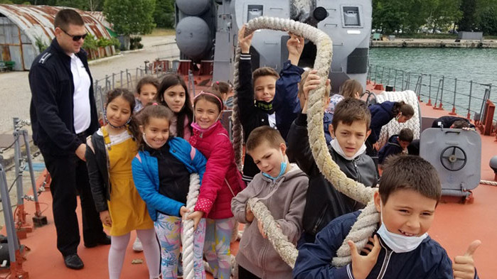 Ученици посетиха Пункт за базиране Бургас