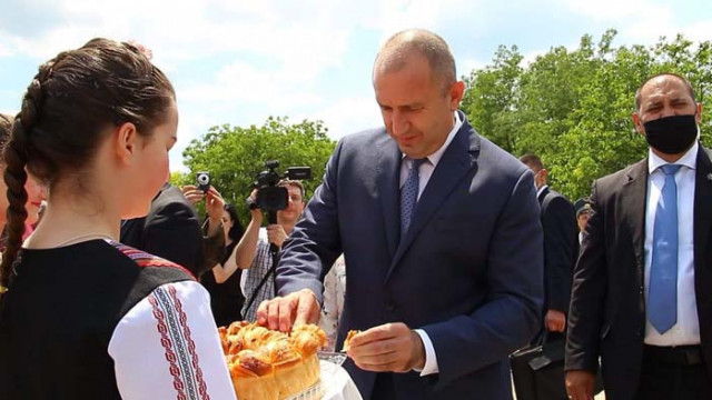 Румен Радев: Властта трябва да осъзнае, че крачи към пропастта