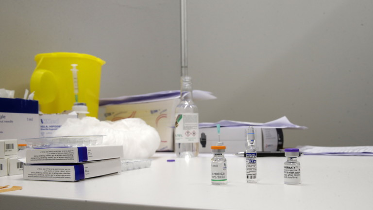 Бразилия планира да произвежда около 8 милиона дози от руската ваксина