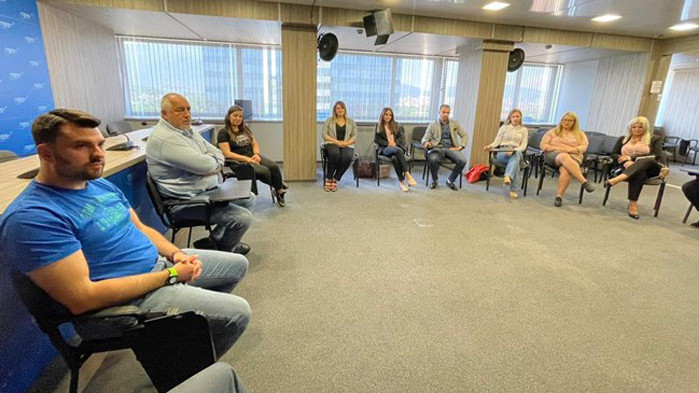 Борисов лично ухажва девойки и младежи в ГЕРБ