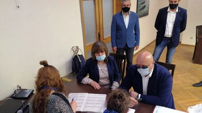 Коалиция ГЕРБ – СДС регистрира листата си с кандидати за