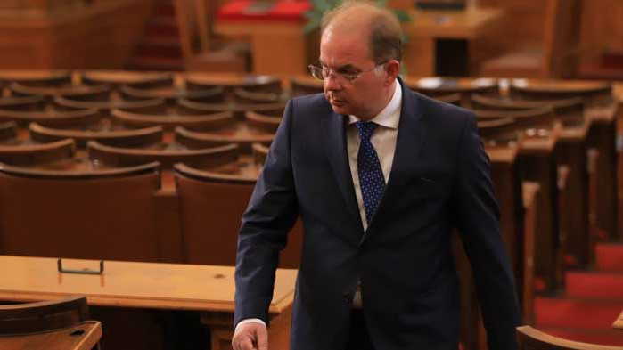 Всички симпатизанти, ако имат себеуважение, да гласуват за ГЕРБ. Ако