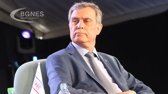 Притеснява ме, че няма никакъв доклад от пилота, ако е