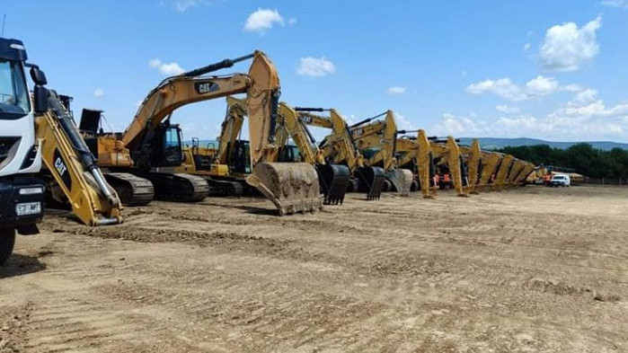 Николай Нанков обясни на министърката, че там е паркинга на