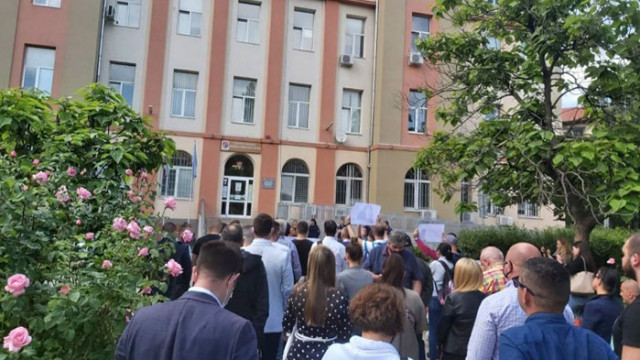 Шумен протест срещу кметицата на район Красно село Росина Станиславова се