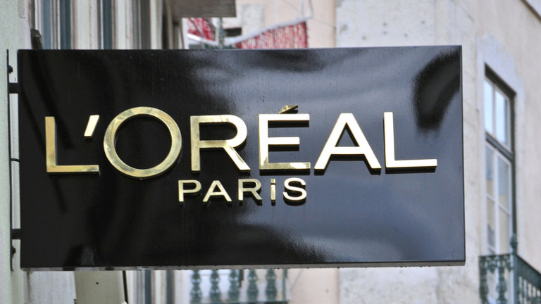 Козметичният гигант L'Oreal премахва думи като "избелване" от продуктите си