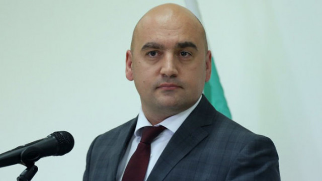 Новият шеф е 62 годишен с дипломи по право и икономика