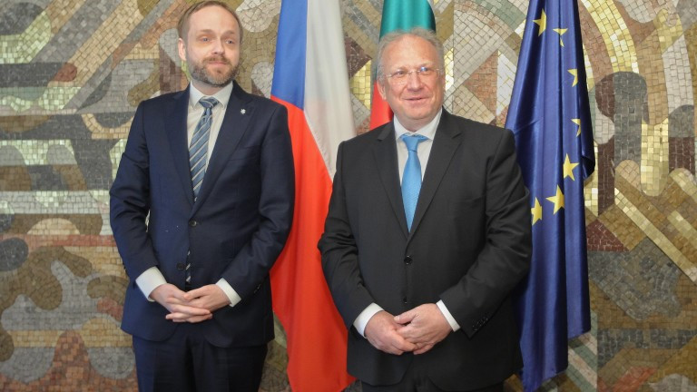 Българската страна отправи апел към чешките партньори за предоставяне на