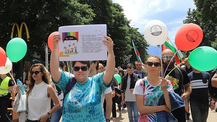 Шествие в защита на традиционното християнско семейство премина през центъра на София (СНИМКИ)