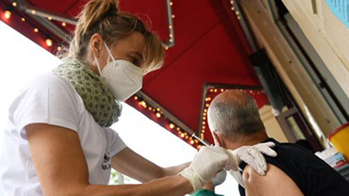 Над 960 000 дози ваксина на "Пфайзер" ще пристигнат в Румъния