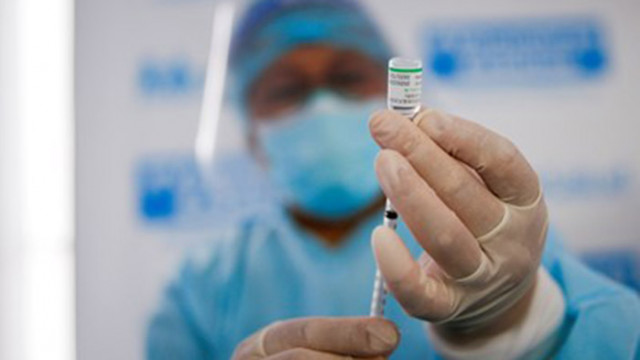 Близо 34 милиона души вече са ваксинирани против КОВИД 19 в