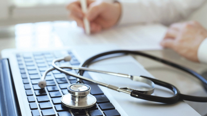 Проблемът с лекарските дежурства е много тежък и правно нерегламентиран.