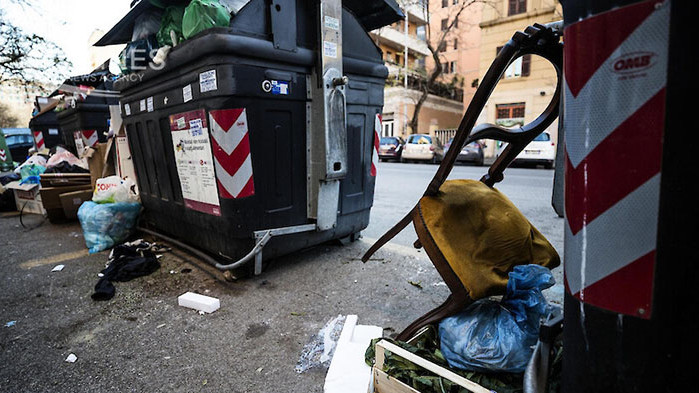 Рим пред колапс: Вечният град е зарит с боклук