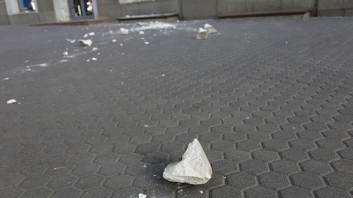 Няма пострадали хора, счупено е задното стъкло на автомобил Отломка