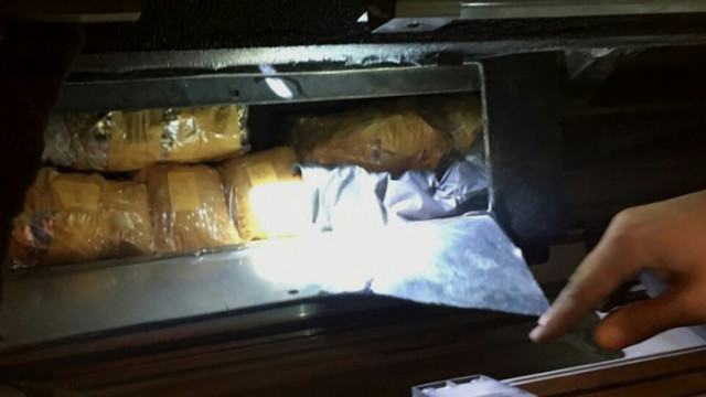 Задържаха турски гражданин със злато за 129 086 лв съобщават от