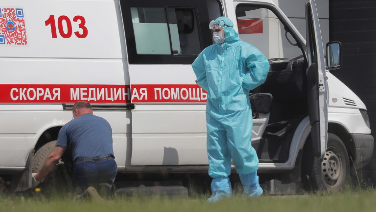 Кремъл обвини "нихилизма" на руснаците за влошаването на ситуацията с COVID-19 в Русия