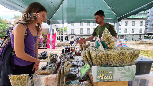 Четвъртото издание на изложението за чай FesTEAval събра почитатели на