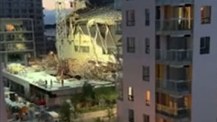 Най-малко един човек е загинал, а девет пострадаха при срутване